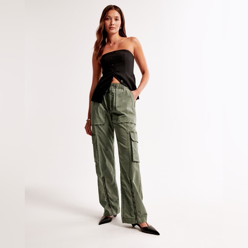 NWT Abercrombie Baggy Cargo Pull-On Pant